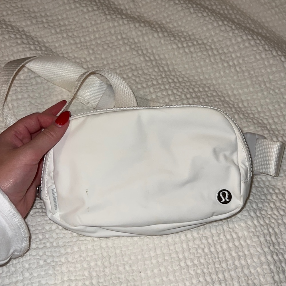 Lululemon crossbody bag white